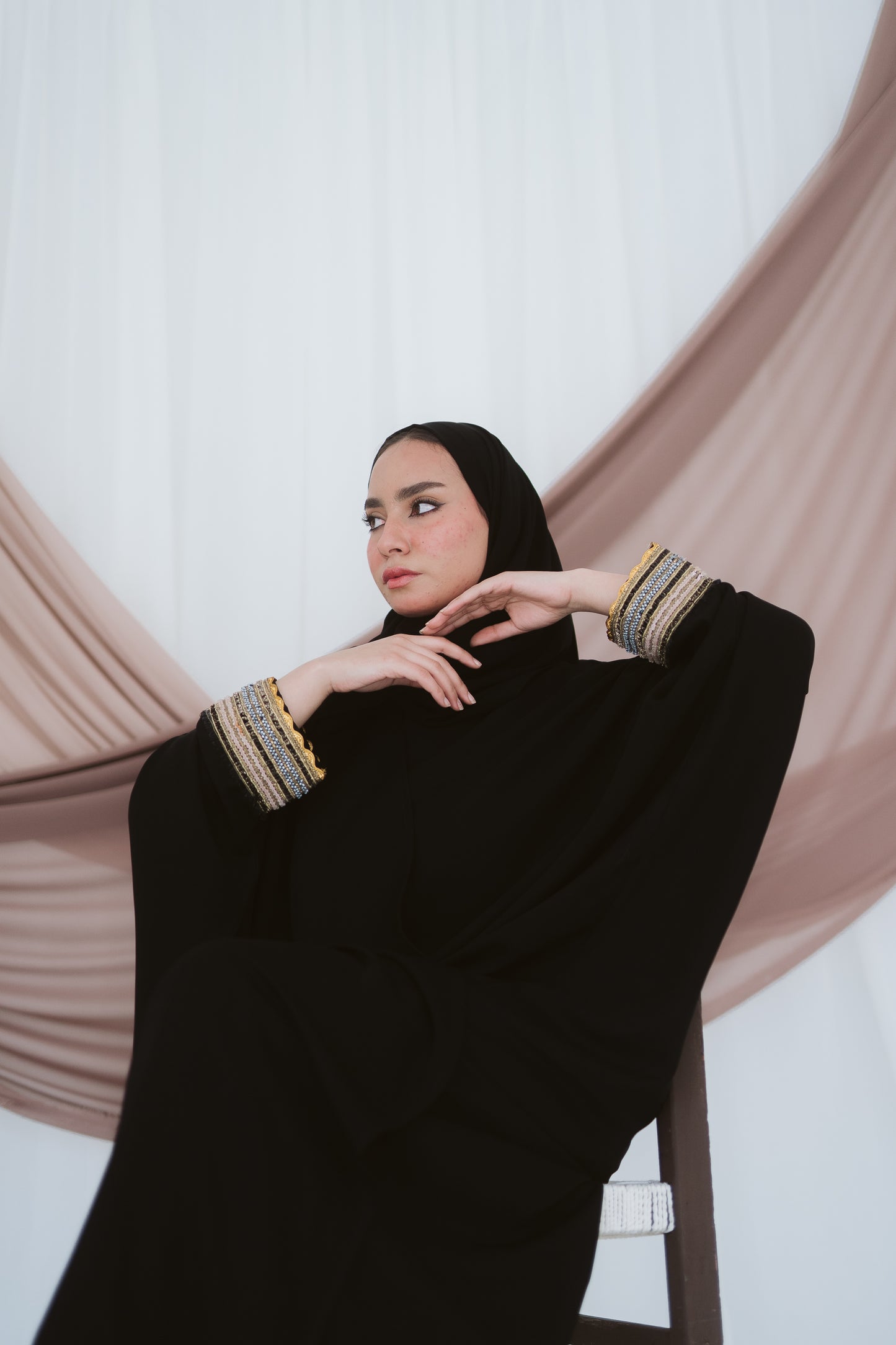 Bisht abaya in black